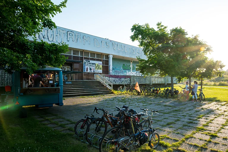 Kunsthaus Dresden / jídelna robotron
