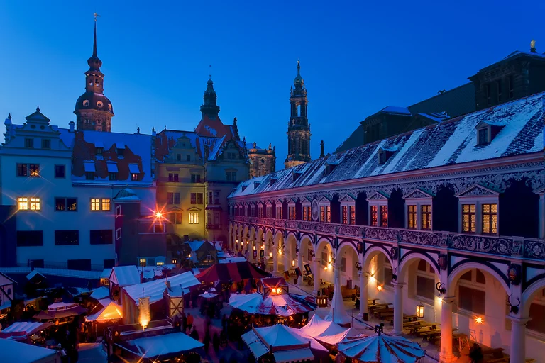 'Mittelalter Weihnacht' im Stallhof des Schlosses